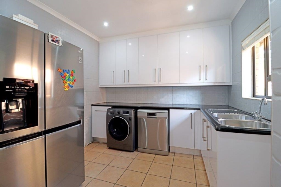 4 Bedroom Property for Sale in Dowerglen Ext 3 Gauteng