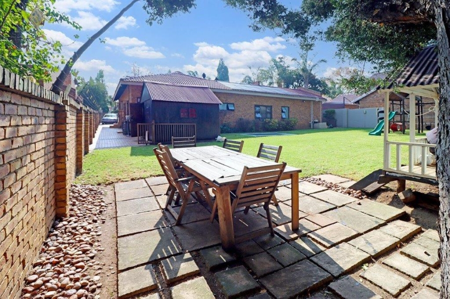 4 Bedroom Property for Sale in Dowerglen Ext 3 Gauteng