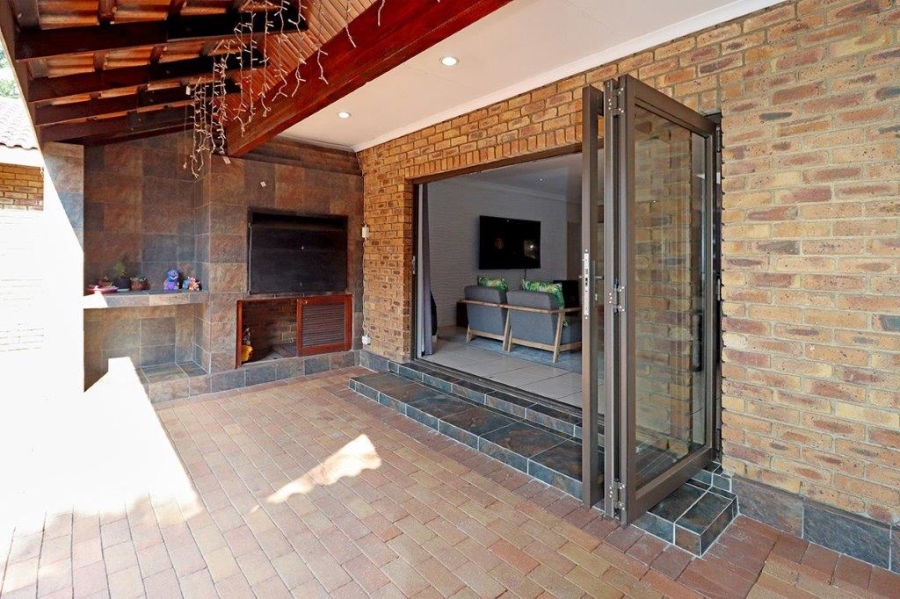 4 Bedroom Property for Sale in Dowerglen Ext 3 Gauteng