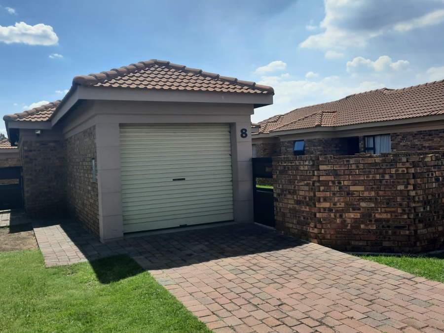 To Let 2 Bedroom Property for Rent in Albertsdal Gauteng