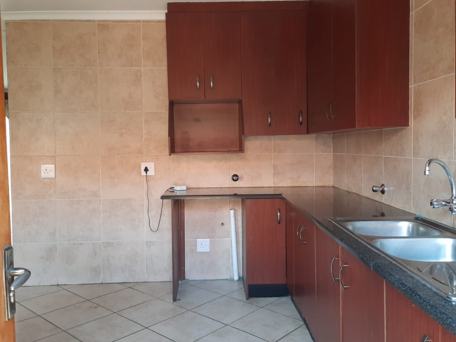 To Let 2 Bedroom Property for Rent in Albertsdal Gauteng