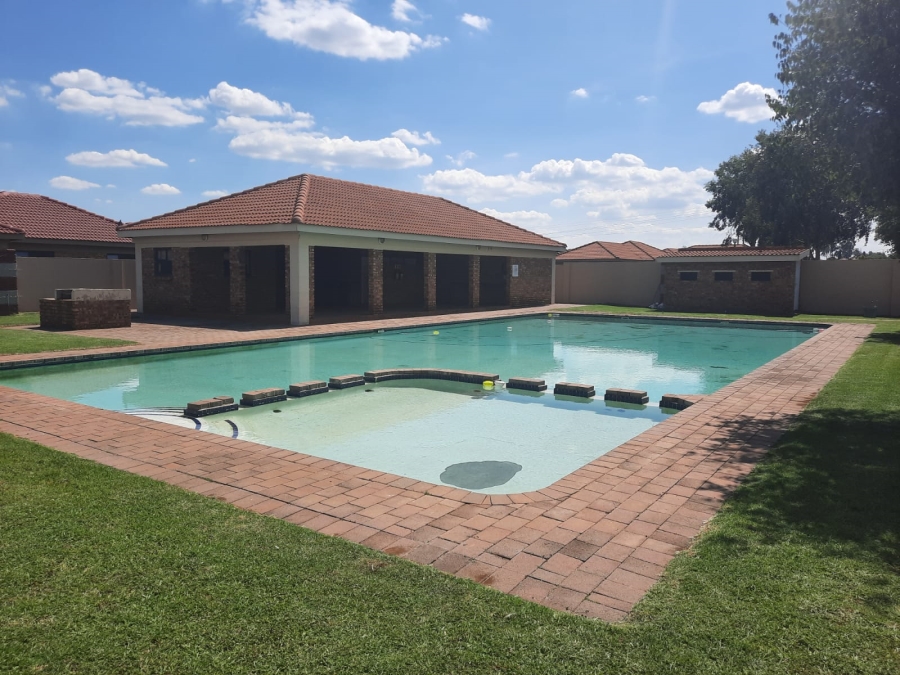 To Let 2 Bedroom Property for Rent in Albertsdal Gauteng