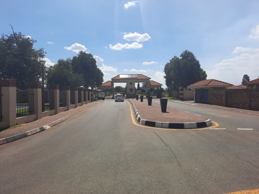 To Let 2 Bedroom Property for Rent in Albertsdal Gauteng