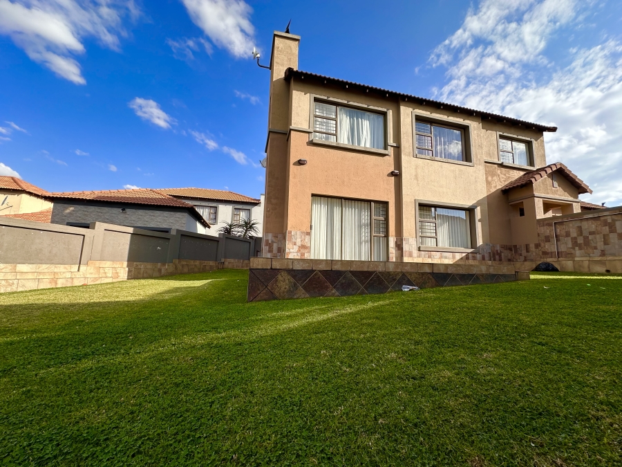3 Bedroom Property for Sale in Thatchfield Estate Gauteng