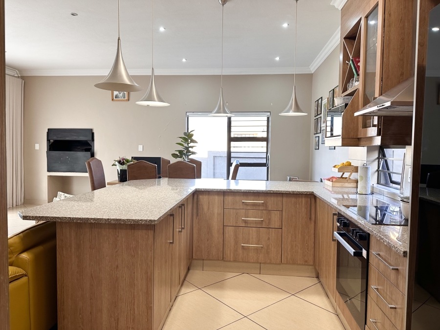 3 Bedroom Property for Sale in Thatchfield Estate Gauteng