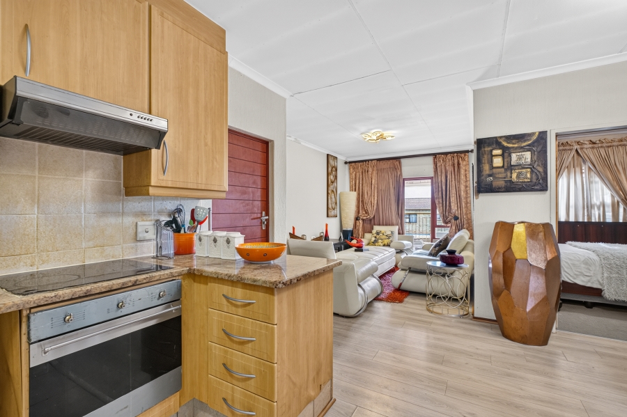 2 Bedroom Property for Sale in Maroeladal Gauteng