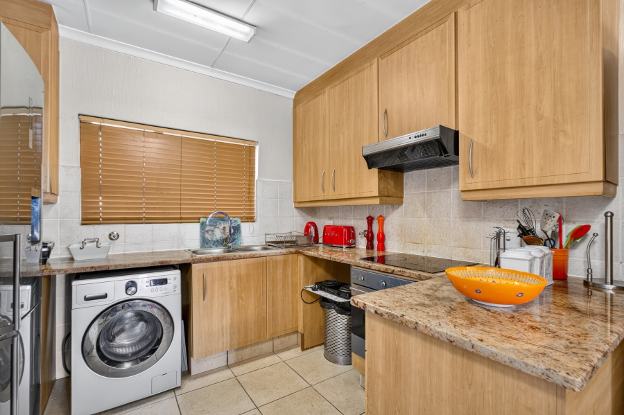 2 Bedroom Property for Sale in Maroeladal Gauteng