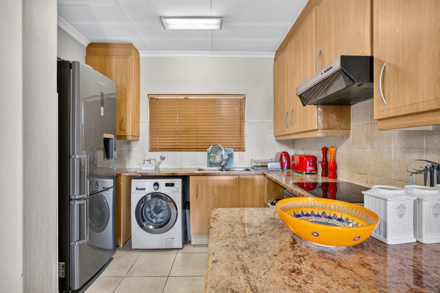2 Bedroom Property for Sale in Maroeladal Gauteng
