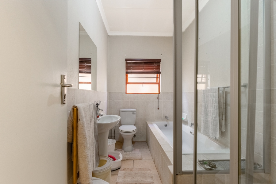 2 Bedroom Property for Sale in Maroeladal Gauteng