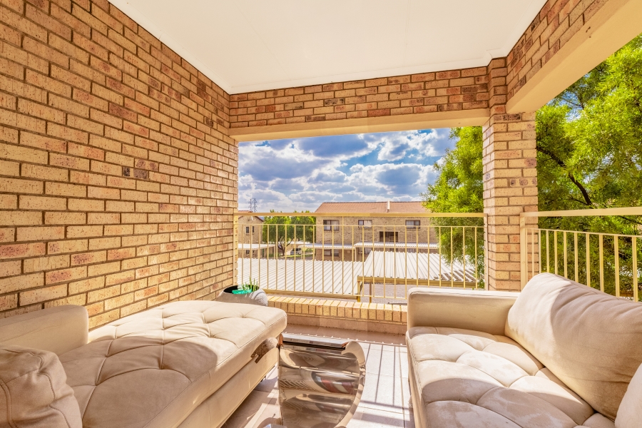 2 Bedroom Property for Sale in Maroeladal Gauteng