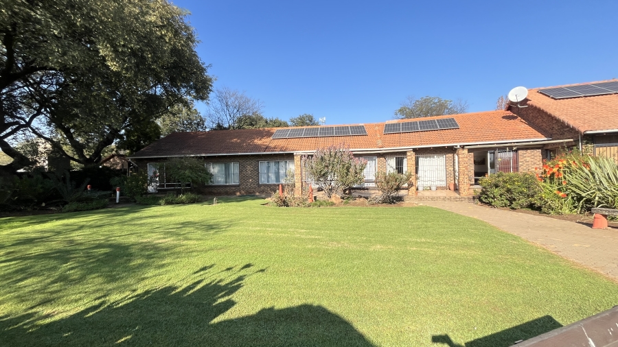 7 Bedroom Property for Sale in Bredell Gauteng