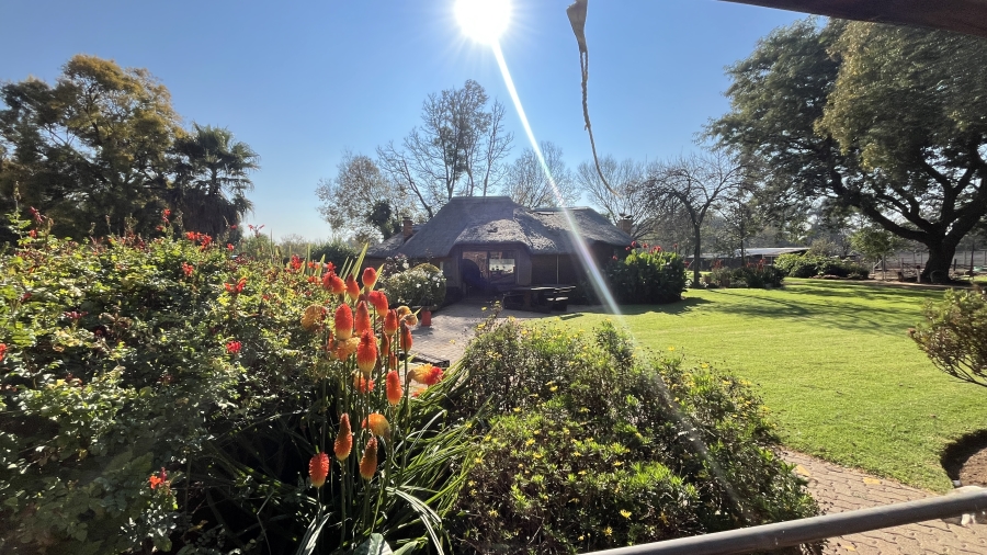 7 Bedroom Property for Sale in Bredell Gauteng
