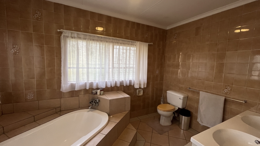 7 Bedroom Property for Sale in Bredell Gauteng