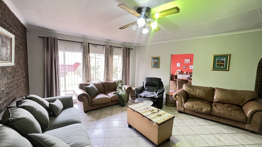 7 Bedroom Property for Sale in Bredell Gauteng