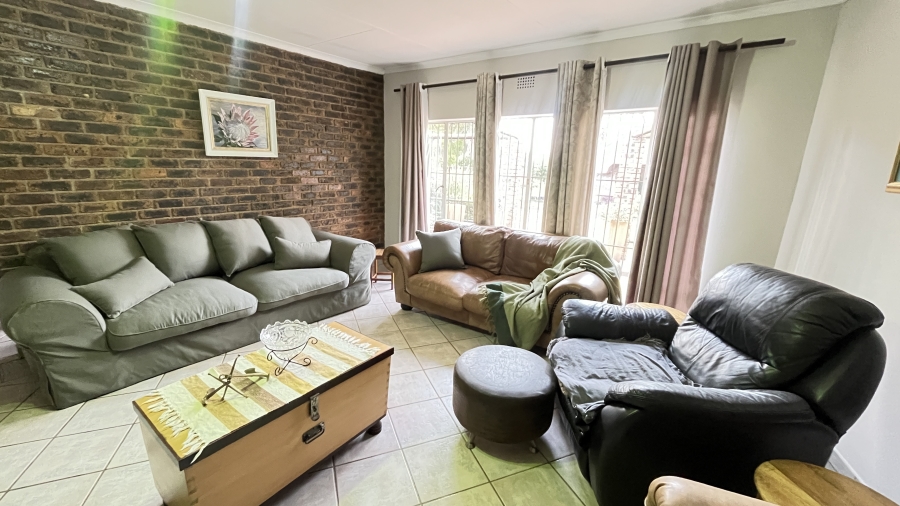 7 Bedroom Property for Sale in Bredell Gauteng