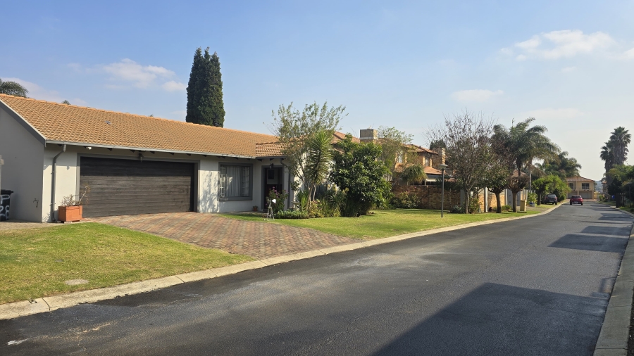 To Let 3 Bedroom Property for Rent in Sonneveld Gauteng