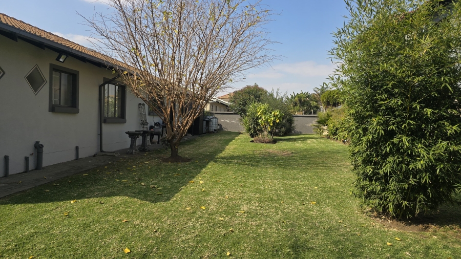 To Let 3 Bedroom Property for Rent in Sonneveld Gauteng