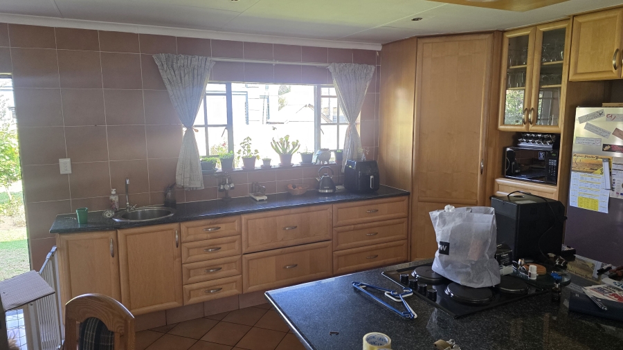 To Let 3 Bedroom Property for Rent in Sonneveld Gauteng