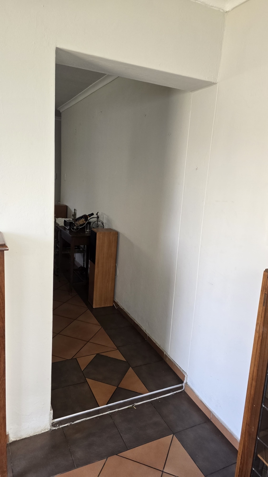 To Let 3 Bedroom Property for Rent in Sonneveld Gauteng