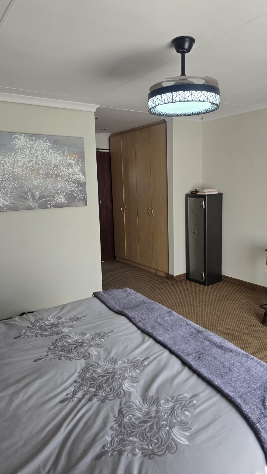 To Let 3 Bedroom Property for Rent in Sonneveld Gauteng