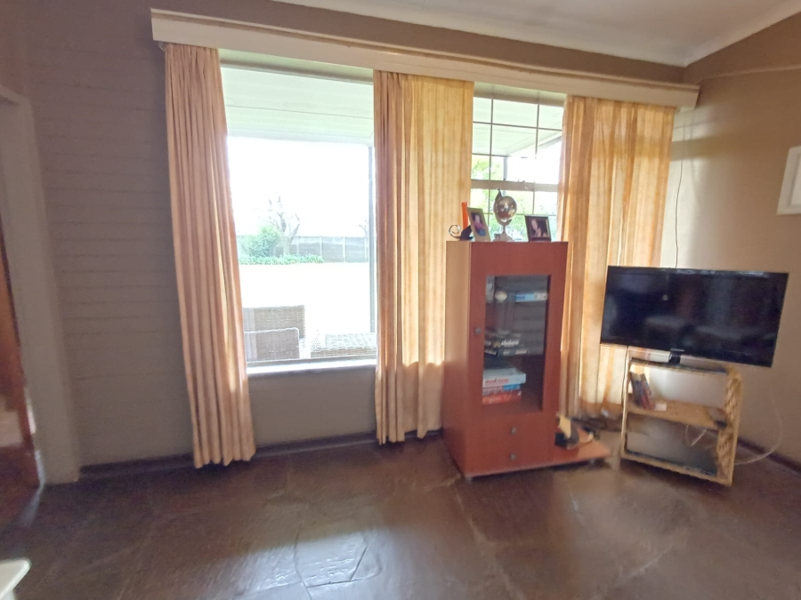 4 Bedroom Property for Sale in Vanderbijlpark SW 5 Gauteng