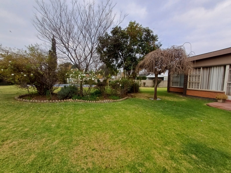4 Bedroom Property for Sale in Vanderbijlpark SW 5 Gauteng