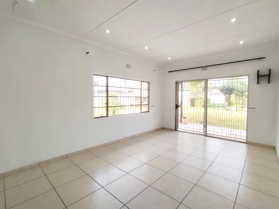 To Let 4 Bedroom Property for Rent in Dalview Gauteng