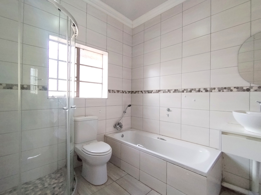 To Let 4 Bedroom Property for Rent in Dalview Gauteng