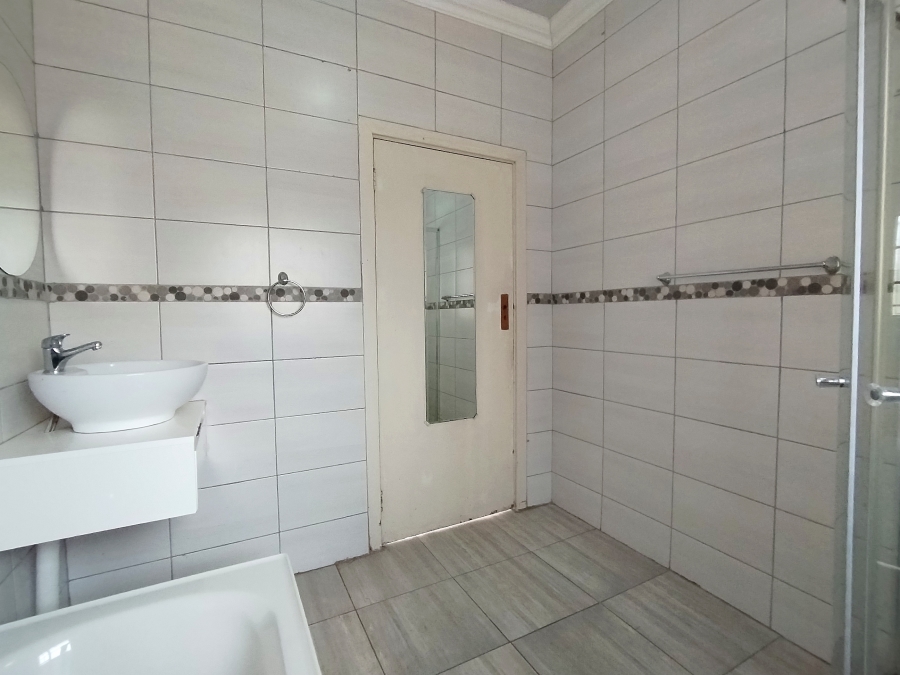 To Let 4 Bedroom Property for Rent in Dalview Gauteng