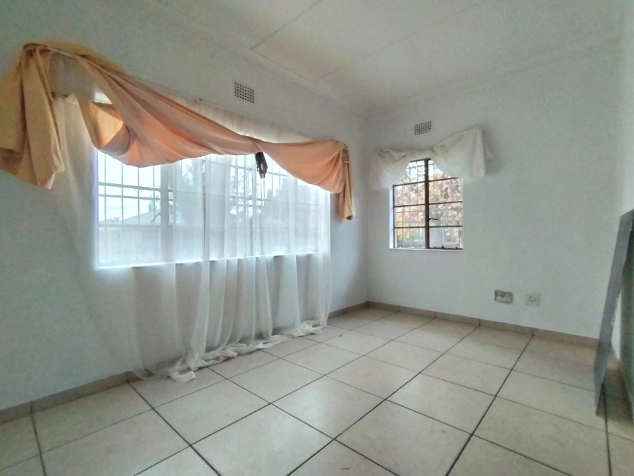 To Let 4 Bedroom Property for Rent in Dalview Gauteng