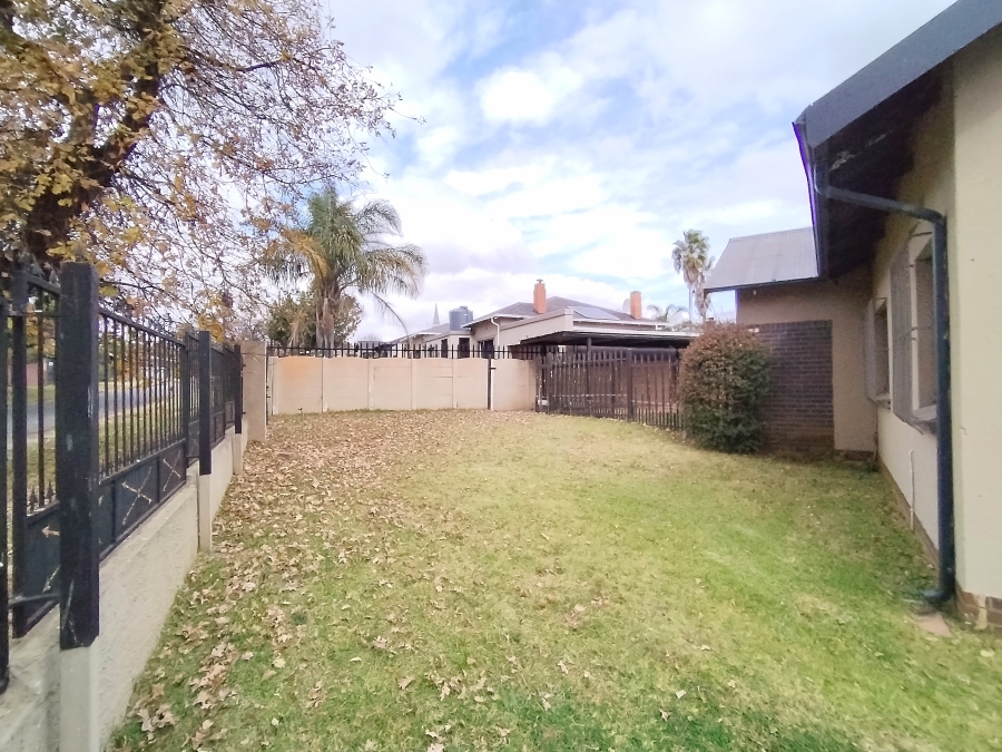 To Let 4 Bedroom Property for Rent in Dalview Gauteng