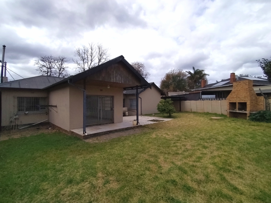 To Let 4 Bedroom Property for Rent in Dalview Gauteng