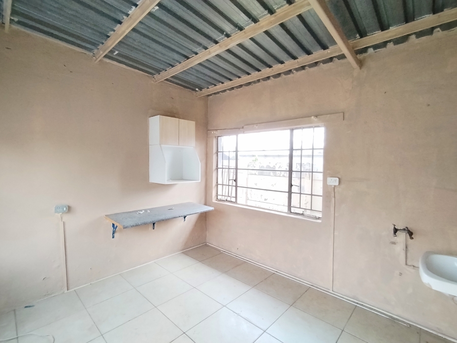 To Let 4 Bedroom Property for Rent in Dalview Gauteng