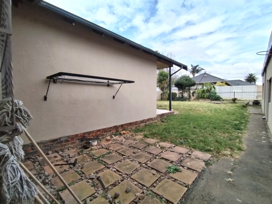 To Let 4 Bedroom Property for Rent in Dalview Gauteng