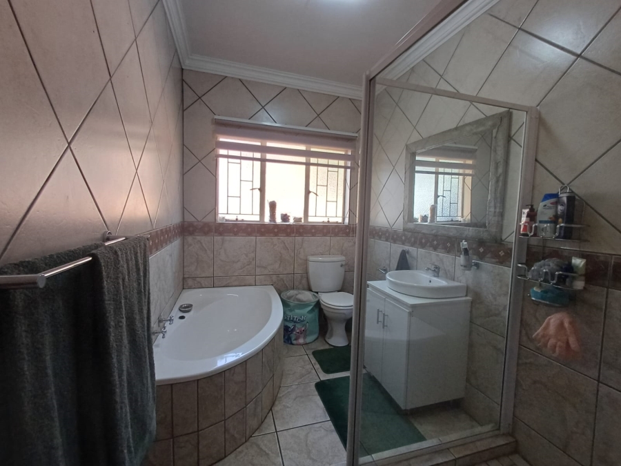 4 Bedroom Property for Sale in Vanderbijlpark SE Gauteng