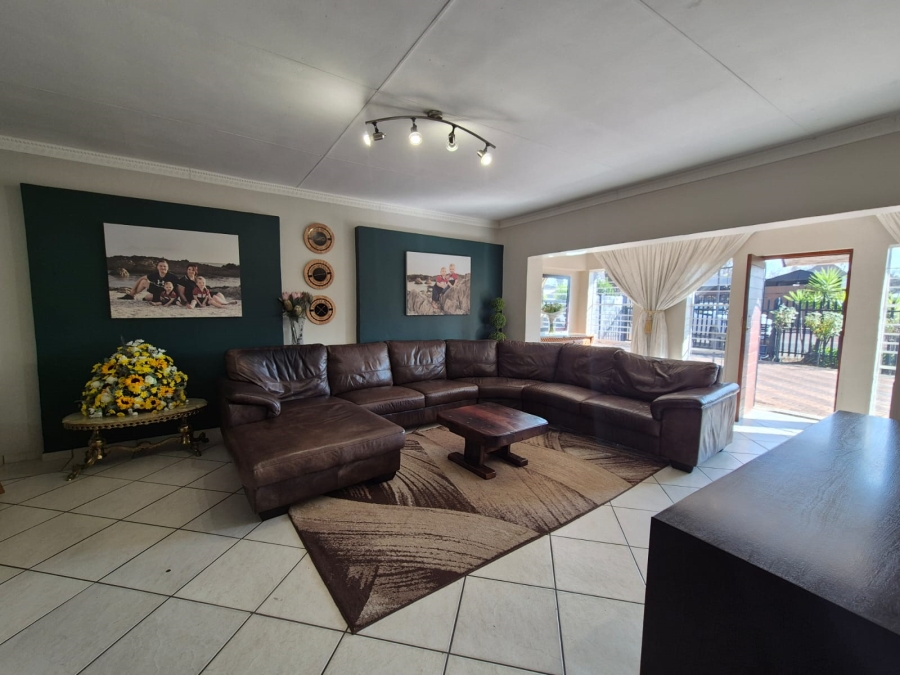3 Bedroom Property for Sale in Vanderbijlpark SW 5 Gauteng