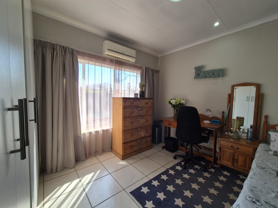 3 Bedroom Property for Sale in Vanderbijlpark SW 5 Gauteng