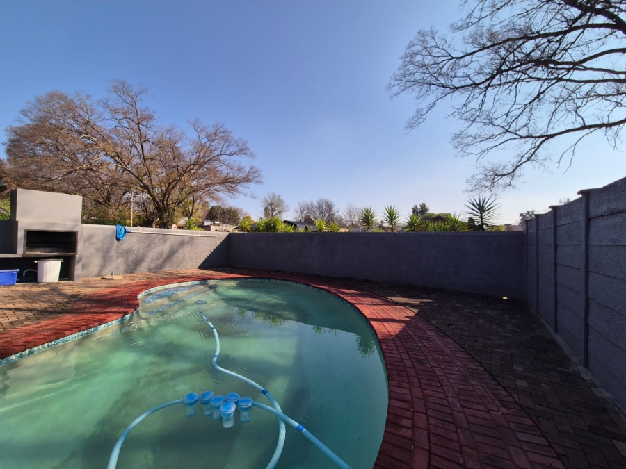3 Bedroom Property for Sale in Vanderbijlpark SW 5 Gauteng