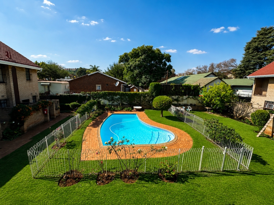2 Bedroom Property for Sale in Windsor East Gauteng