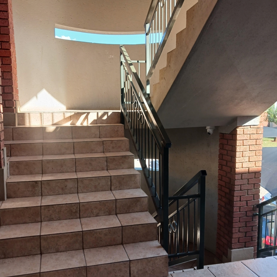 2 Bedroom Property for Sale in The Orchards Gauteng