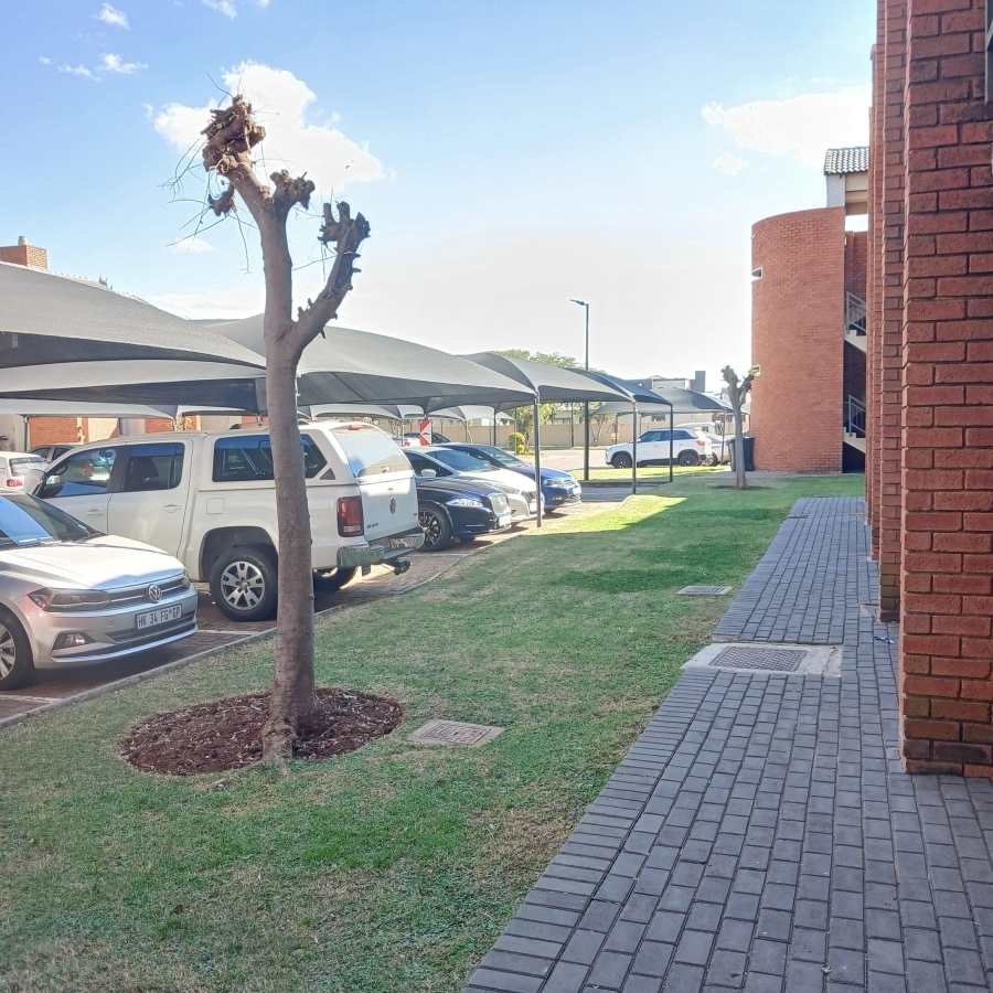2 Bedroom Property for Sale in The Orchards Gauteng