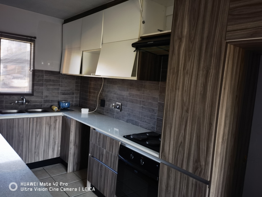 2 Bedroom Property for Sale in The Orchards Gauteng