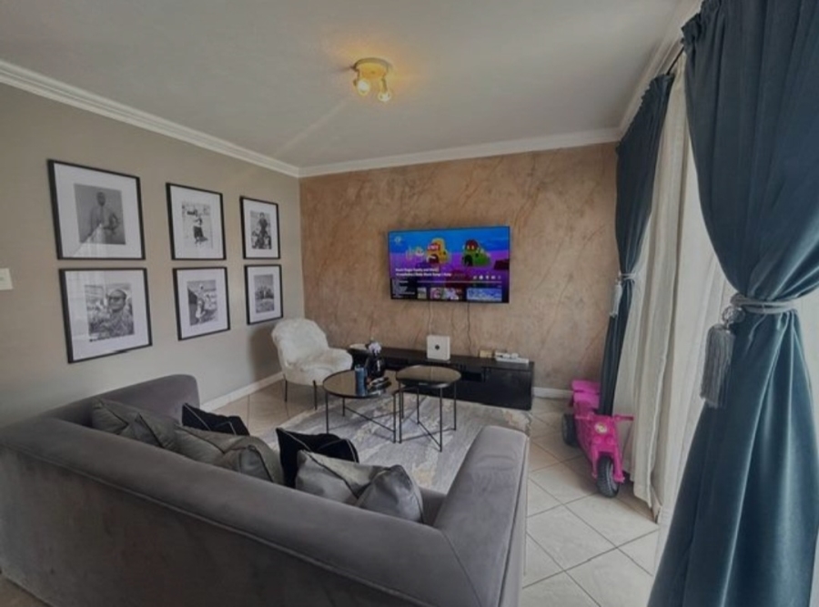 2 Bedroom Property for Sale in The Orchards Gauteng