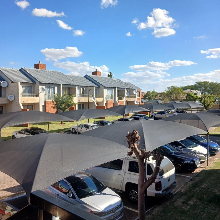 2 Bedroom Property for Sale in The Orchards Gauteng