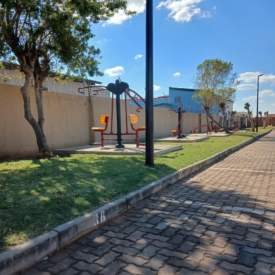 2 Bedroom Property for Sale in The Orchards Gauteng