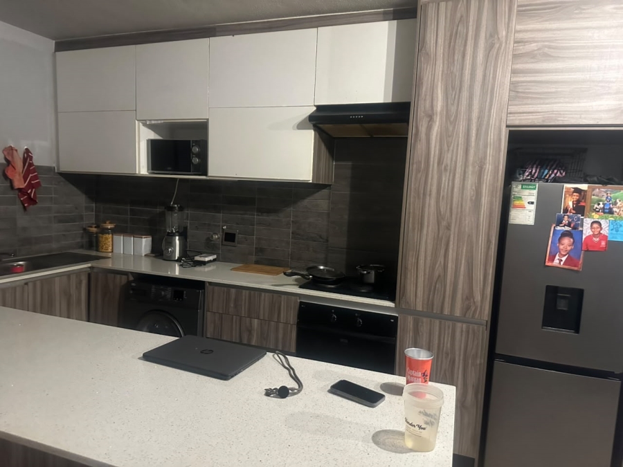 2 Bedroom Property for Sale in The Orchards Gauteng