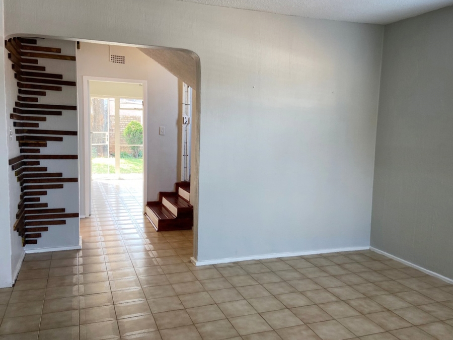 To Let 4 Bedroom Property for Rent in Victory Park Gauteng
