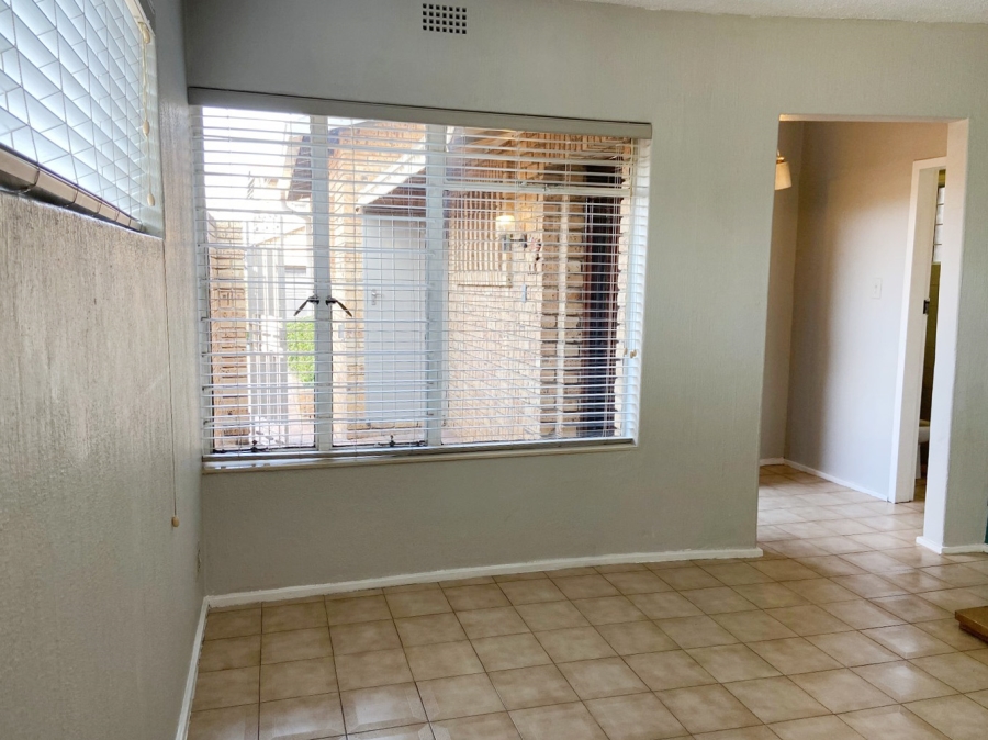 To Let 4 Bedroom Property for Rent in Victory Park Gauteng