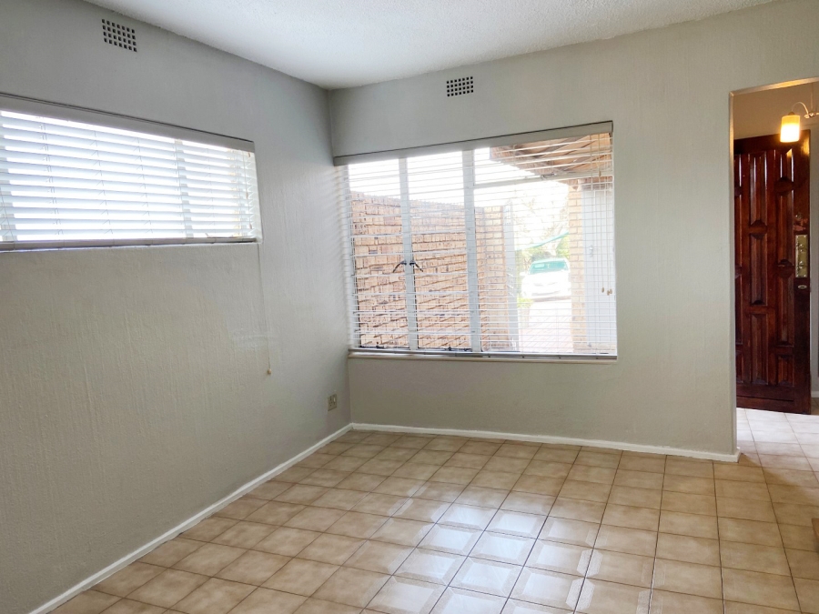 To Let 4 Bedroom Property for Rent in Victory Park Gauteng
