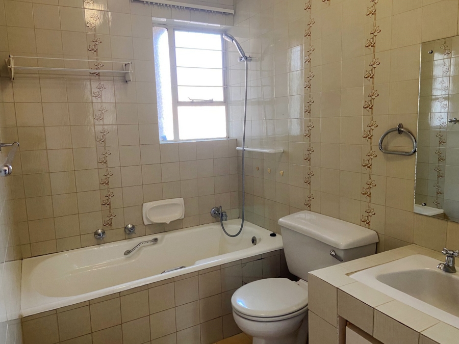 To Let 4 Bedroom Property for Rent in Victory Park Gauteng
